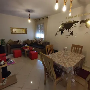Superbe Au Rez-de-chaussée Avec Clim Mobile,parking Et Wifi Gratuit Casablanca